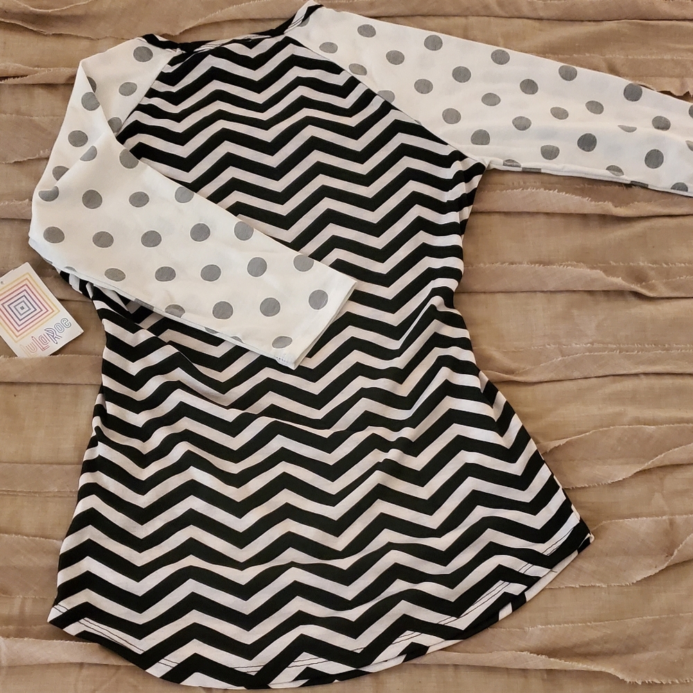 🌟NWT🌟 Fun LuLaRoe Randy Top - Picture 2 of 5